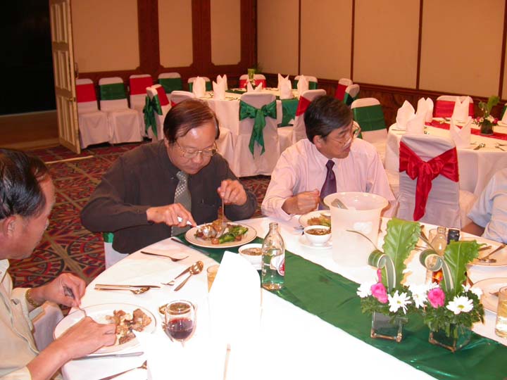 med23_2004-12-09-24.JPG 83.3K