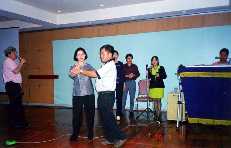 p040.jpg 49.7K