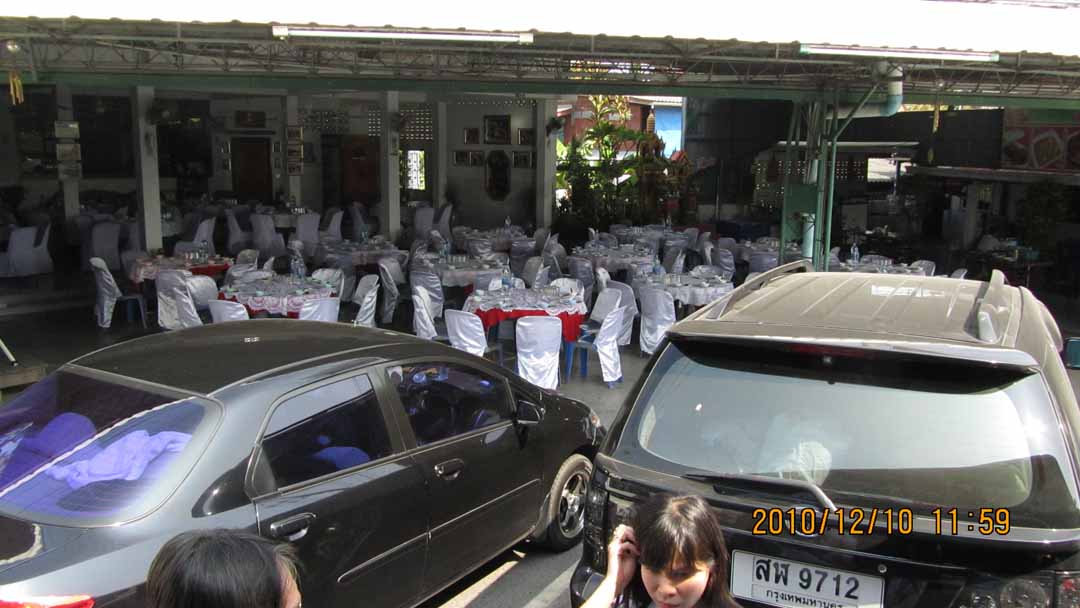 Lunch_Mae_Pranom_10_01.JPG 102.0K