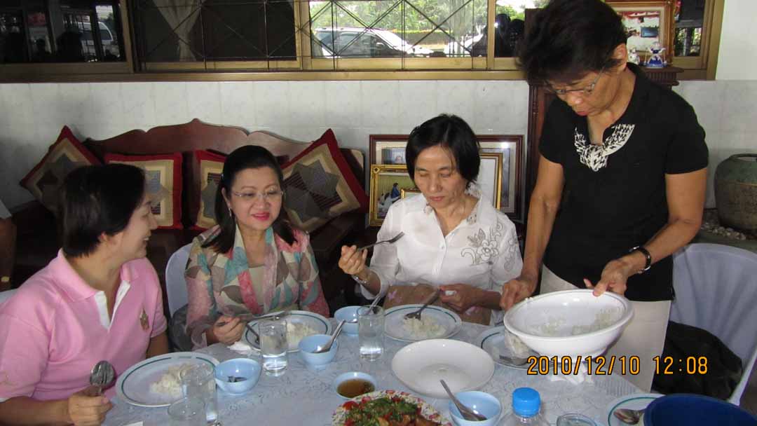 Lunch_Mae_Pranom_10_09.JPG 91.9K