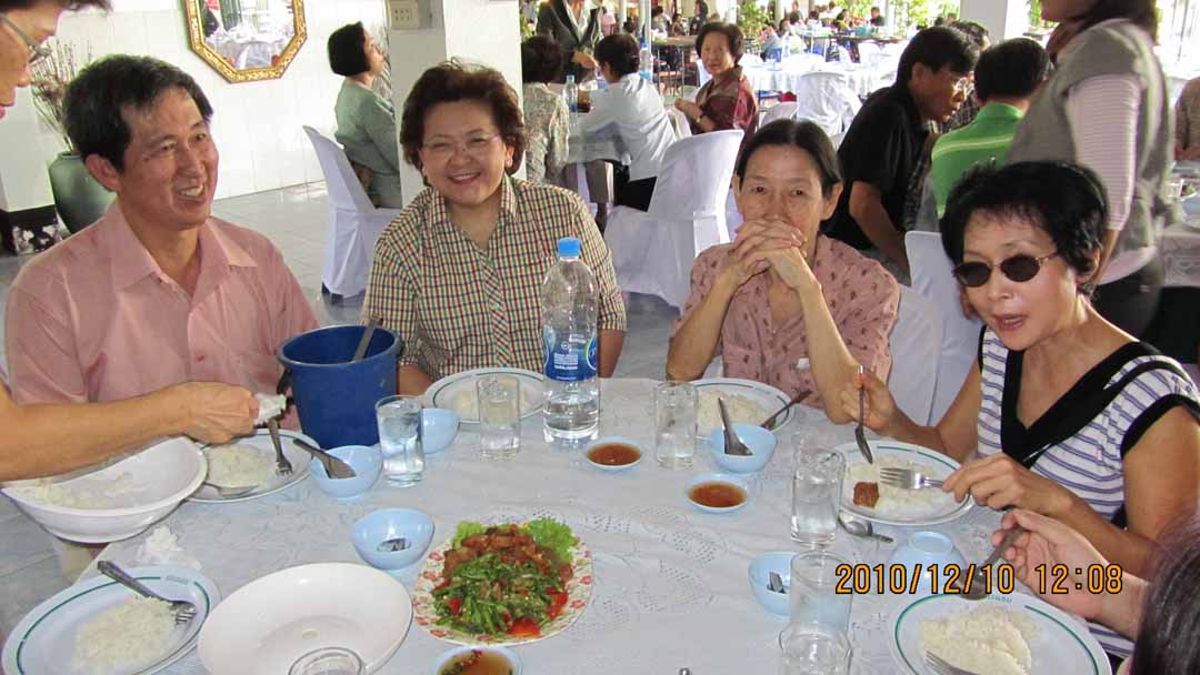 Lunch_Mae_Pranom_10_10.JPG 109.3K