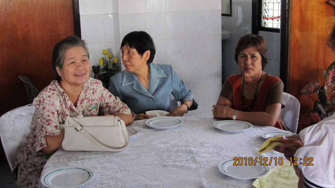 Lunch_Mae_Pranom_10_21.JPG 83.9K