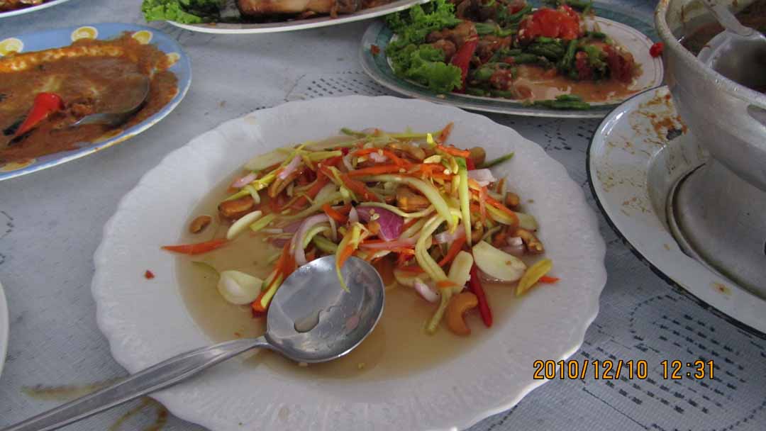 Lunch_Mae_Pranom_10_27.JPG 82.7K