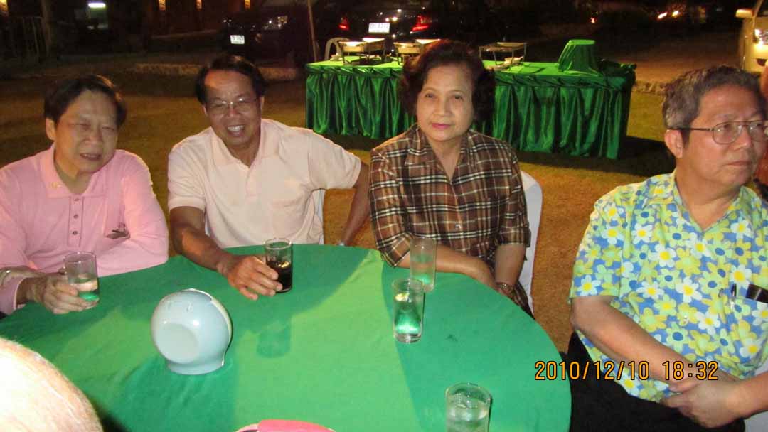 night_party_10_14.JPG 82.3K