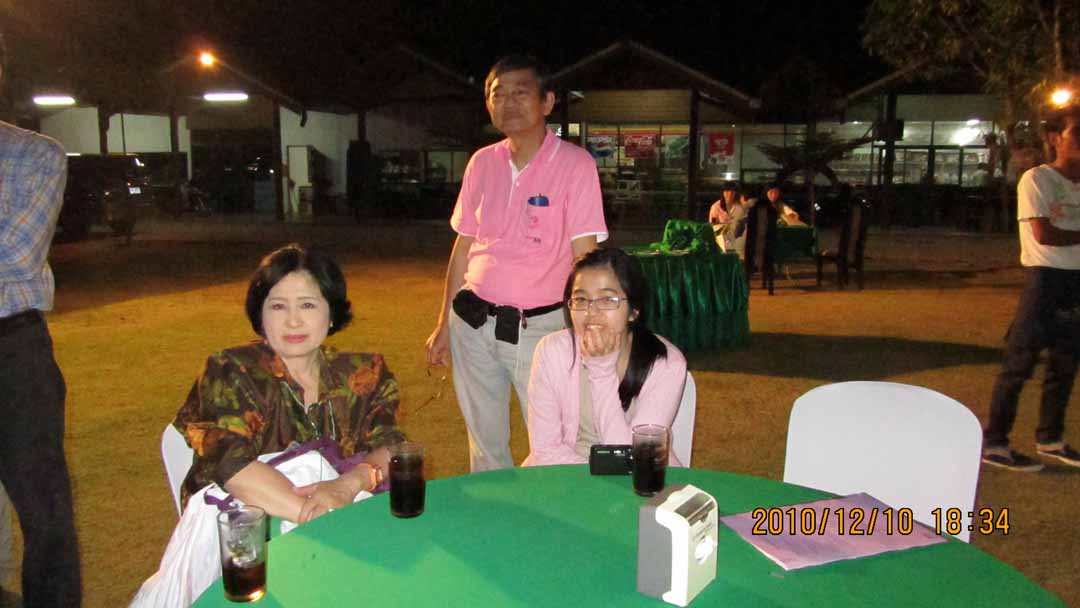night_party_10_21.JPG 74.7K