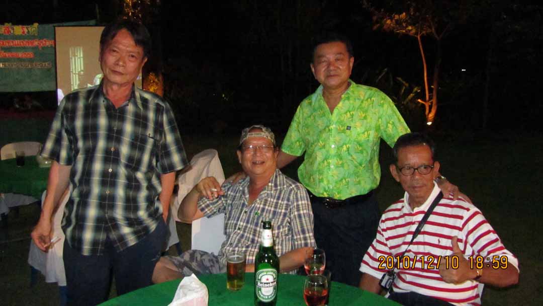 night_party_10_33.JPG 78.4K