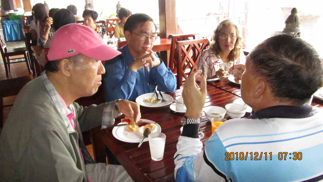 breakfast_11_17.JPG 87.3K