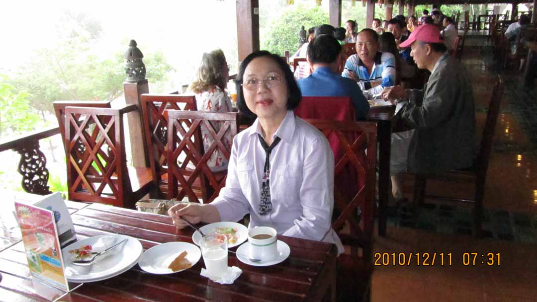 breakfast_11_20.JPG 89.3K