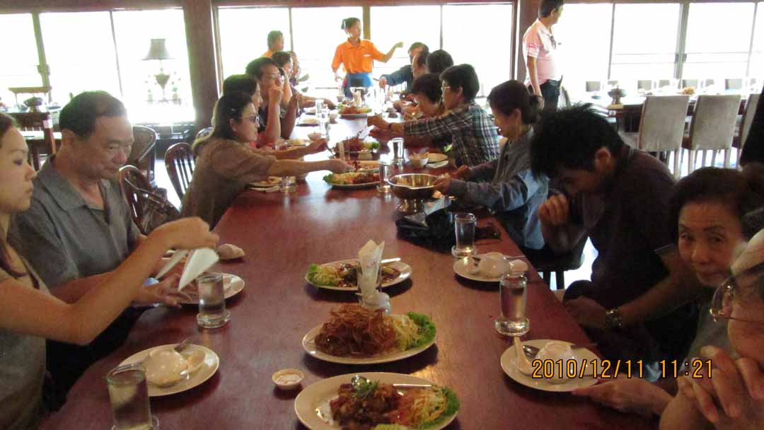 lunch_11_09.JPG 83.1K