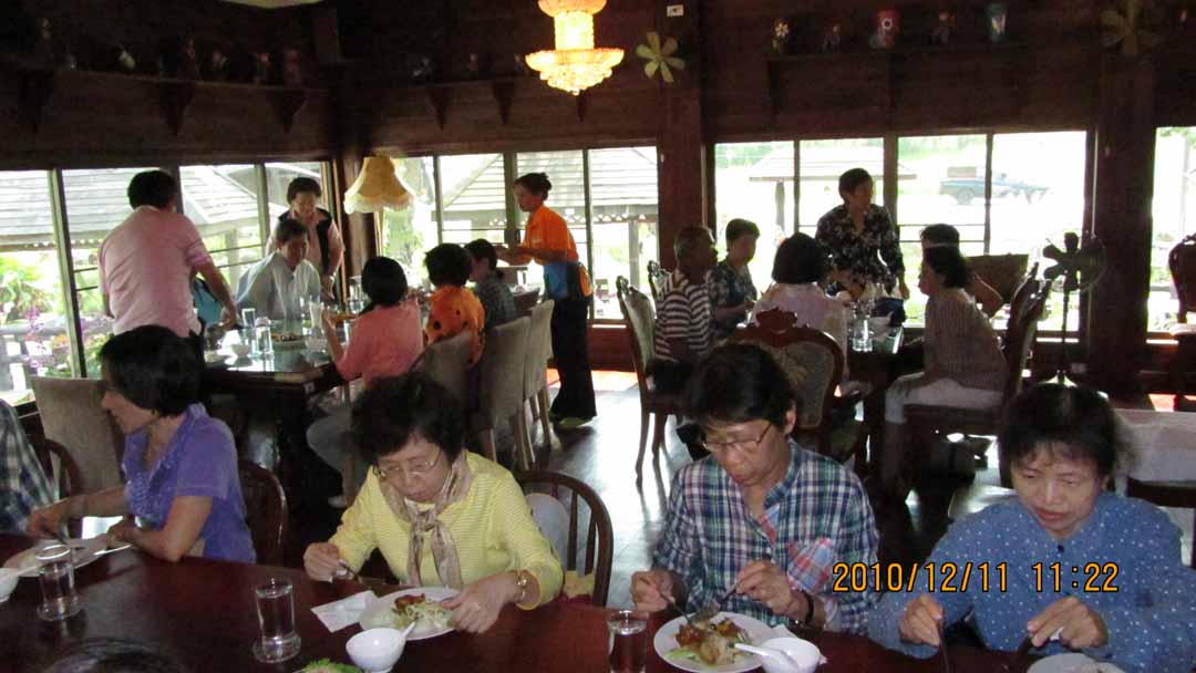 lunch_11_10.JPG 91.4K