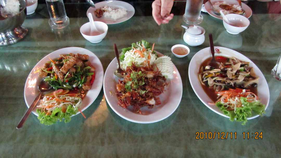 lunch_11_13.JPG 85.8K