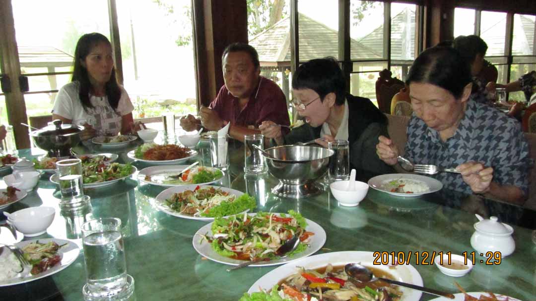 lunch_11_16.JPG 100.2K