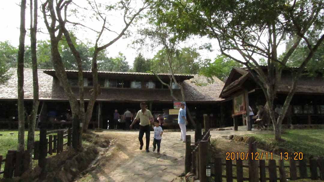 village_farm_06.JPG 109.9K