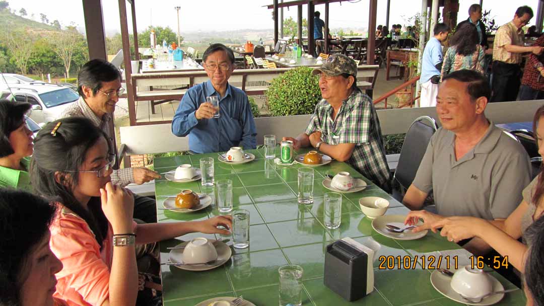 Imsook_dinner_11_14.JPG 113.4K