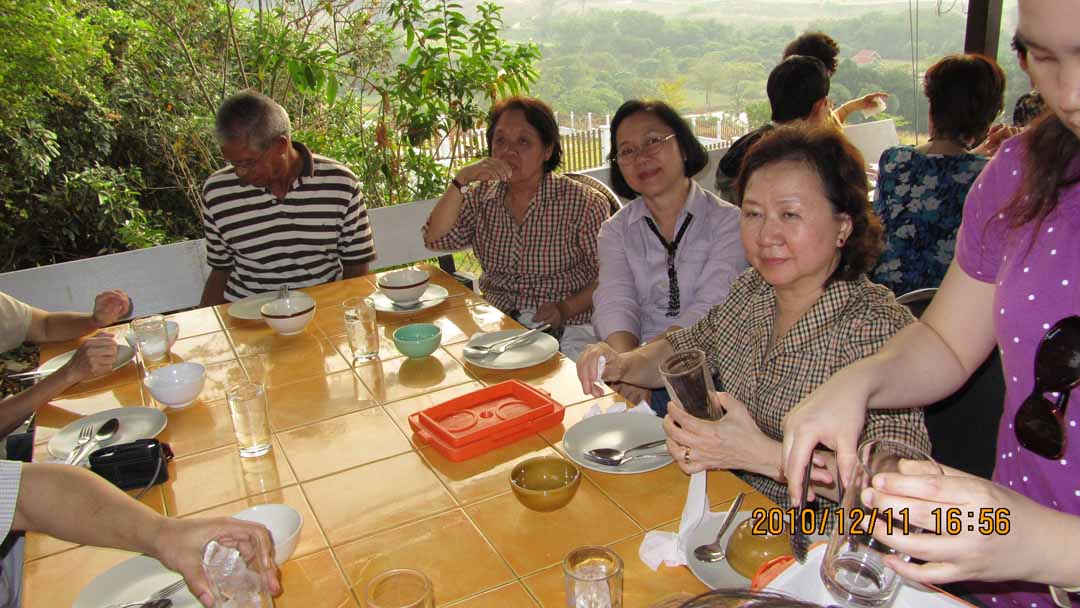 Imsook_dinner_11_20.JPG 119.2K