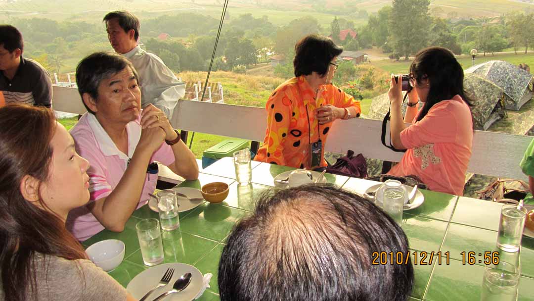 Imsook_dinner_11_22.JPG 107.4K