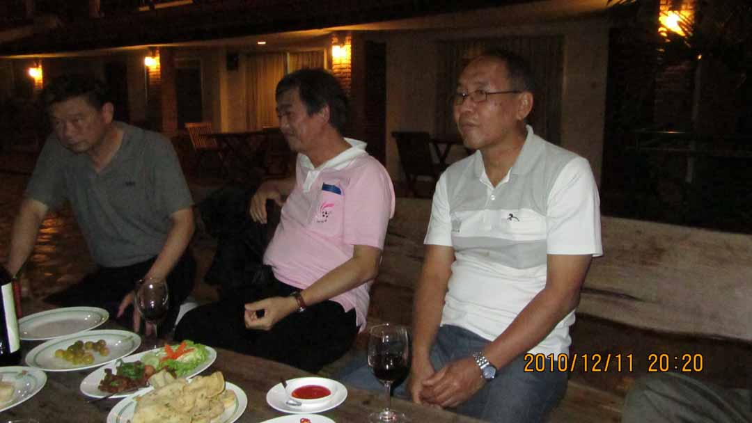 gang_party_11_12.JPG 66.2K