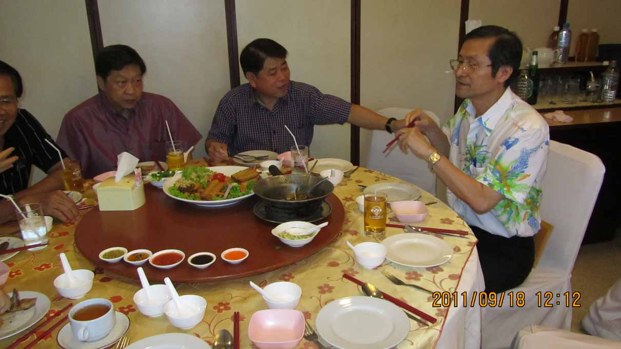 retirement_2011_10.JPG 88.6K