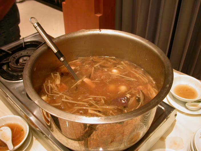 dinner047.JPG 70.1K