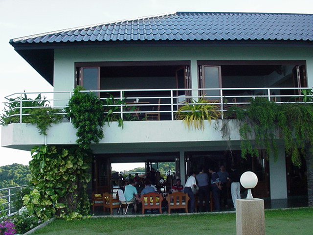 hinoon116.jpg 93.5K