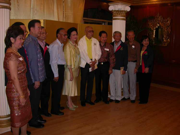 alumni06_04.jpeg 47.5K