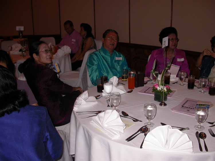 alumni06_06.jpeg 47.5K