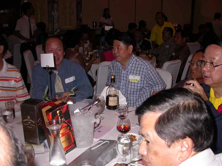 alumni06_33.jpeg 61.7K