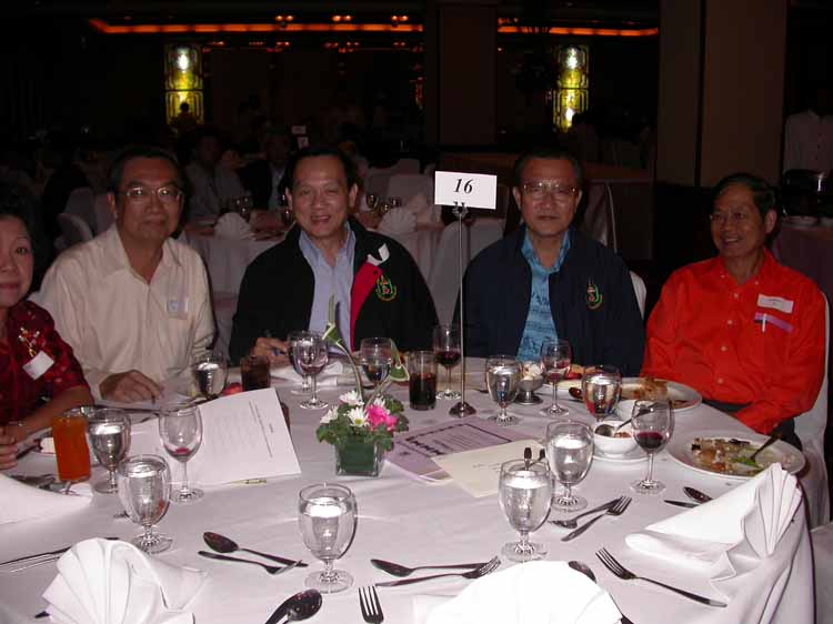 alumni06_38.jpeg 59.7K
