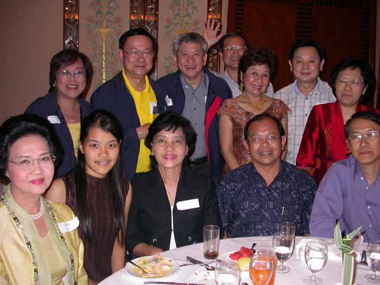 alumni06_43.jpeg 66.8K