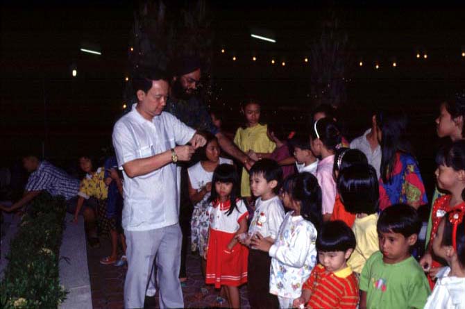 pmy00018.jpg 43.7K